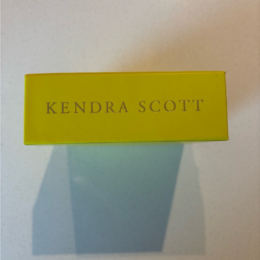 Kendra Scott Jewelry Box - Picture 4 of 4